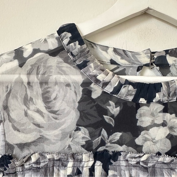 Intermix Charlotte Pleated Floral Boxy Silk Blouse In Navy Size M - Picture 9 of 12